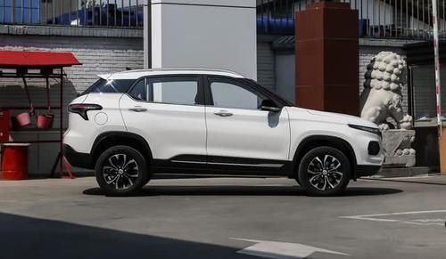  「亲民」亲民的爆款SUV，长得帅又好开，油耗媲美日系，关键配CVT也才6w