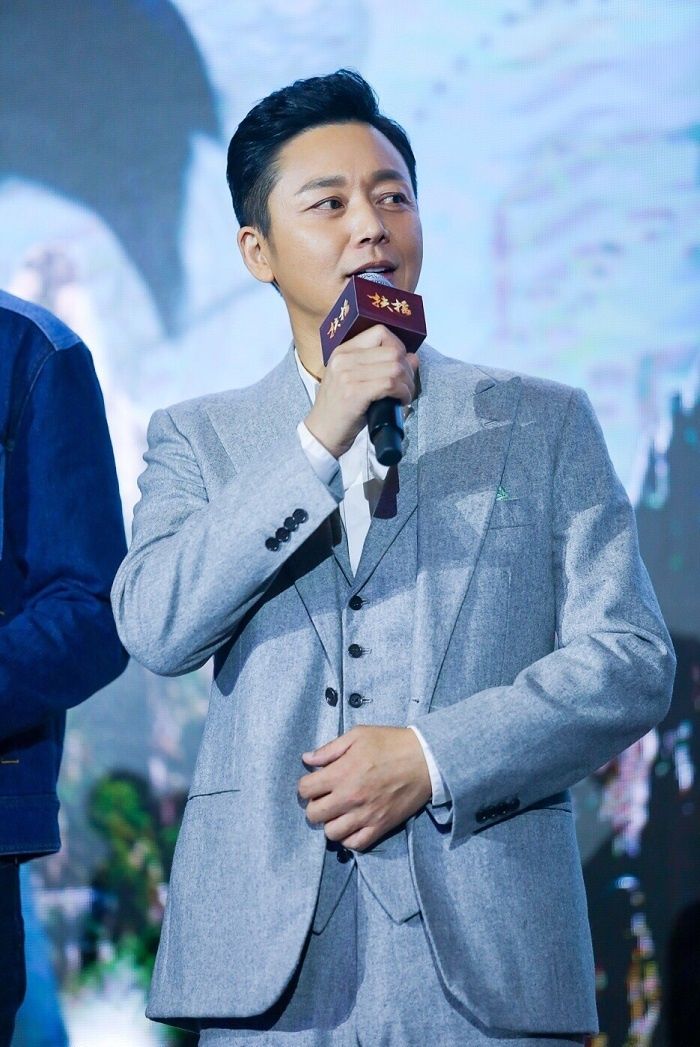 《叔圈101》solo出道 刘奕君戏外尽显潮叔时尚腔调