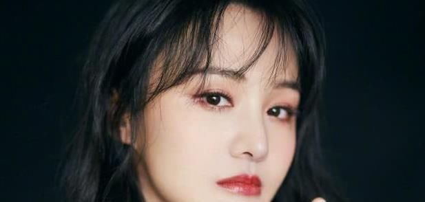 出演：郑爽出演《春日宴》? 男主高颜值人气却一般, 真替她担心