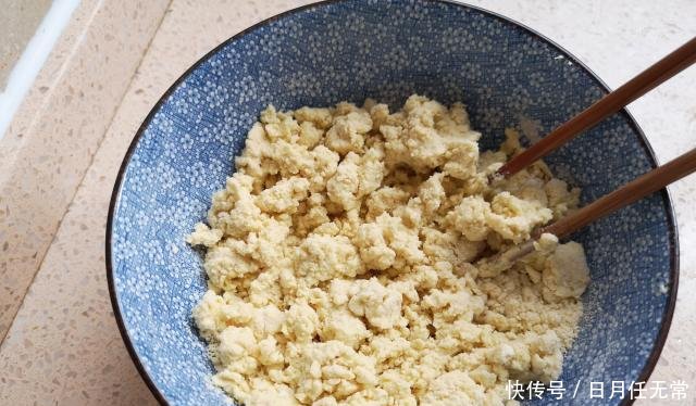  皮肤：小姨50岁出门不化妆，一年四季常备此物，皮肤白皙气色好，显年轻！