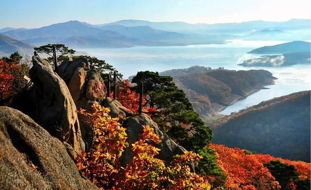 中国唯一省市同名的城市，曾为省会，文化底蕴深厚，旅游资源丰富