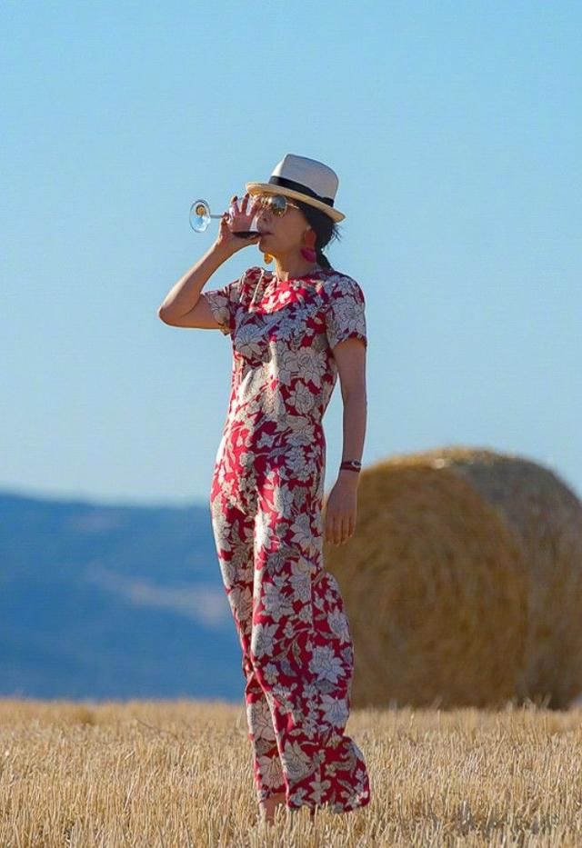 52岁刘嘉玲真任性，没涂口红就出门了，却被大鼻孔成功抢镜！