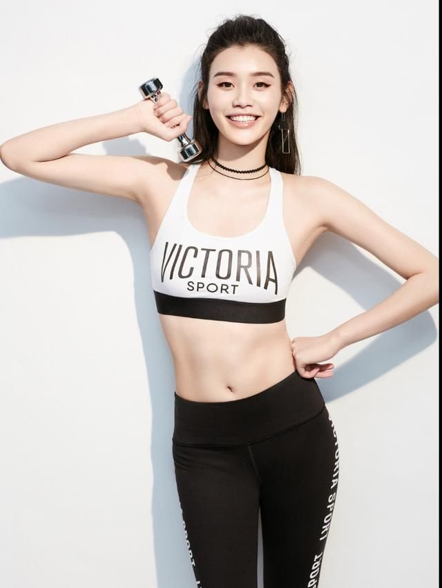 奚梦瑶瘦成筷子腿略显病态 网友:不想回维密舞台了?