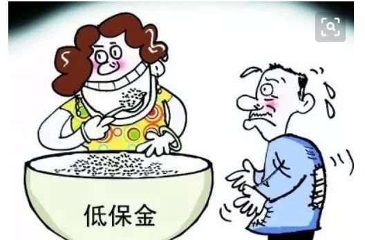 19年农村施行贫困农户新政策，家里有这4个，直接取消低保！