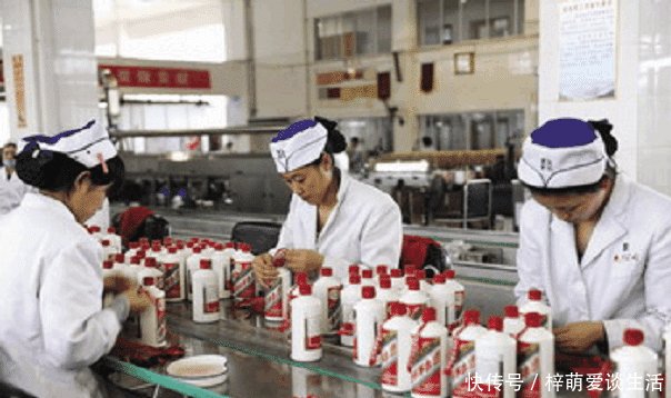  「恍然大悟」茅台上面的“红绳”有什么作用员工道出原因后，恍