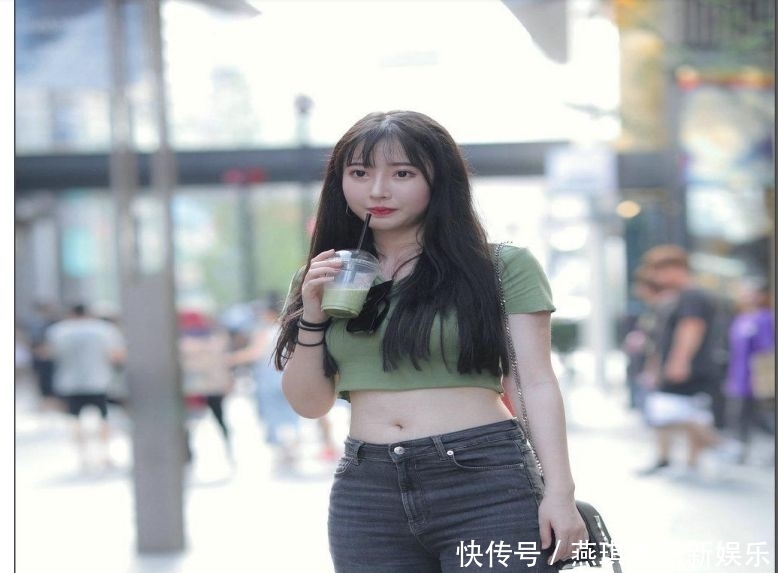 【搭配】小姐姐甜美可爱的长相,还有灵动的眼睛!