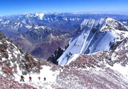 世界之最，亚洲之外最高的山峰，还是地球上海拔最高的死火山