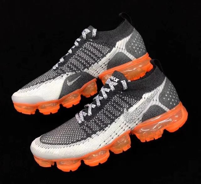 黑白之外的亮点！VaporMax 2.0 “Mango” 最新实物图曝光