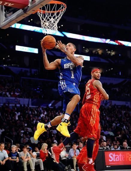  「玫瑰图案」Adizero Rose 1：德里克?罗斯个人第一双签名篮球鞋正式复刻发售