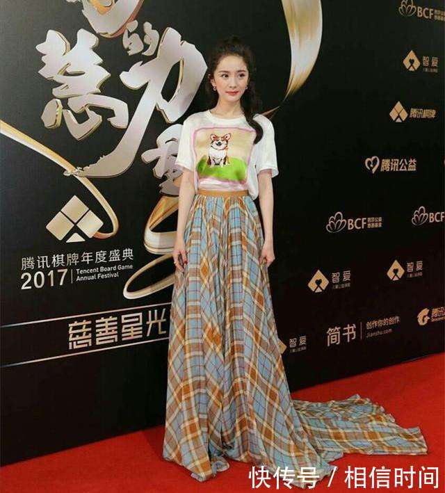 杨幂脸彻底崩啦? 下巴塌方似瘪嘴老太, 网友: 终于相信你没整容了