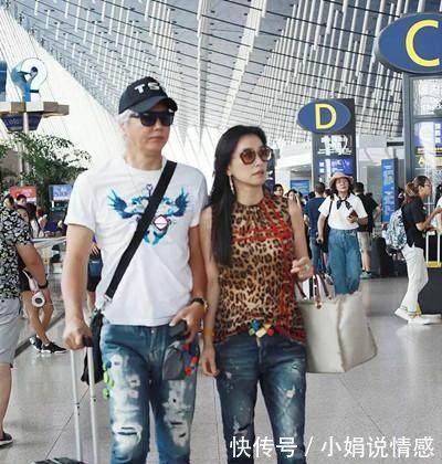 45岁张庭现机场,网友终于明白林瑞阳为啥净身出户也要娶她