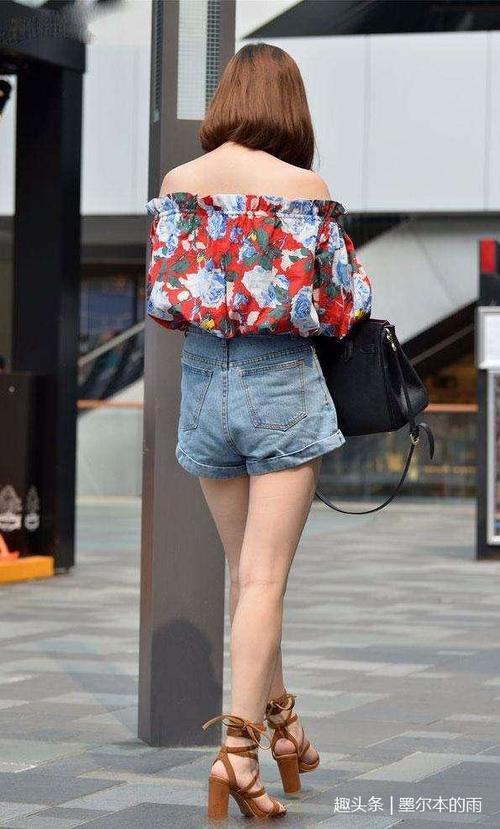 紧身裤视觉上显瘦显修长，无论逛街或者穿去上班都不错！