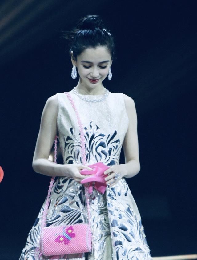 杨幂杨颖对付刘亦菲