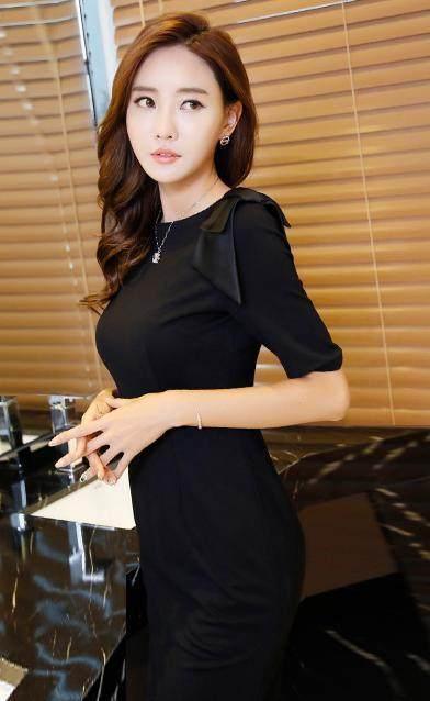 时尚女孩都在穿包臀裙,让魅力值翻一倍,秀出美好身材!