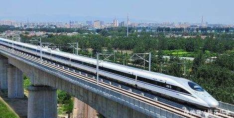  我国@我国高铁为什么要在“空中”建设？外国人评价：中国人太聪