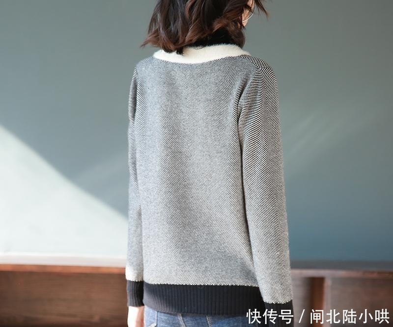 【适合】时尚:春天又火一款女装:叫假两件!特适合肩宽体胖的女人,开春穿刚好