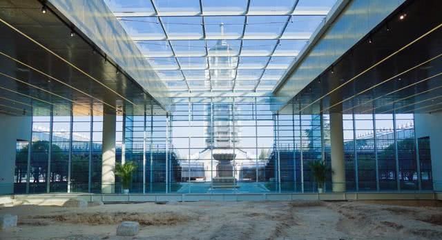 中国“最大方”的省会城市，高铁、地铁都往省外建，省内反被遗忘