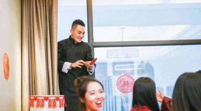 何捷采访回应张馨予黑历史，“今后不容许任何人诋毁她”真爷们！