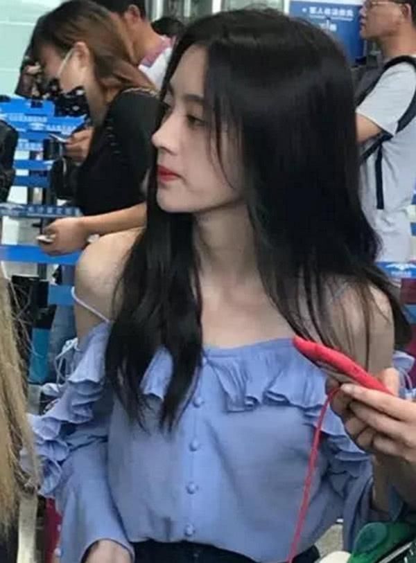 鞠婧祎私下竟长这样，回头的一瞬间，网友直呼：人间尤物！