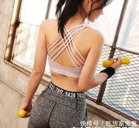 【 底裤】尽显小姐姐的青春姿态,紧身打底裤干净明朗的打扮