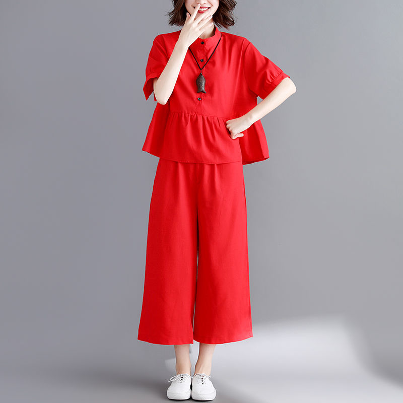 有肚子三四十岁女人尽量别少裙子，瞧瞧刚上新的套装裤，遮肚白嫩