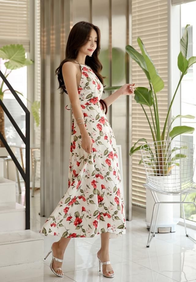 人像摄影：时尚的穿着很好的展现出了小姐姐性感的小蛮腰