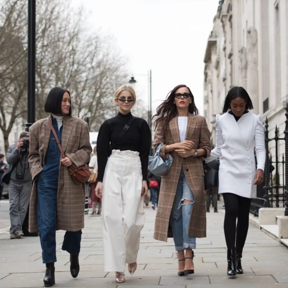 吊打阔腿裤，秒杀牛仔裤，这条裤子才是今秋最火!!!