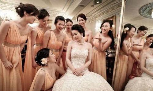 郭晶晶炫富了，对比吴佩慈徐子淇，一目了然！人生太幸福