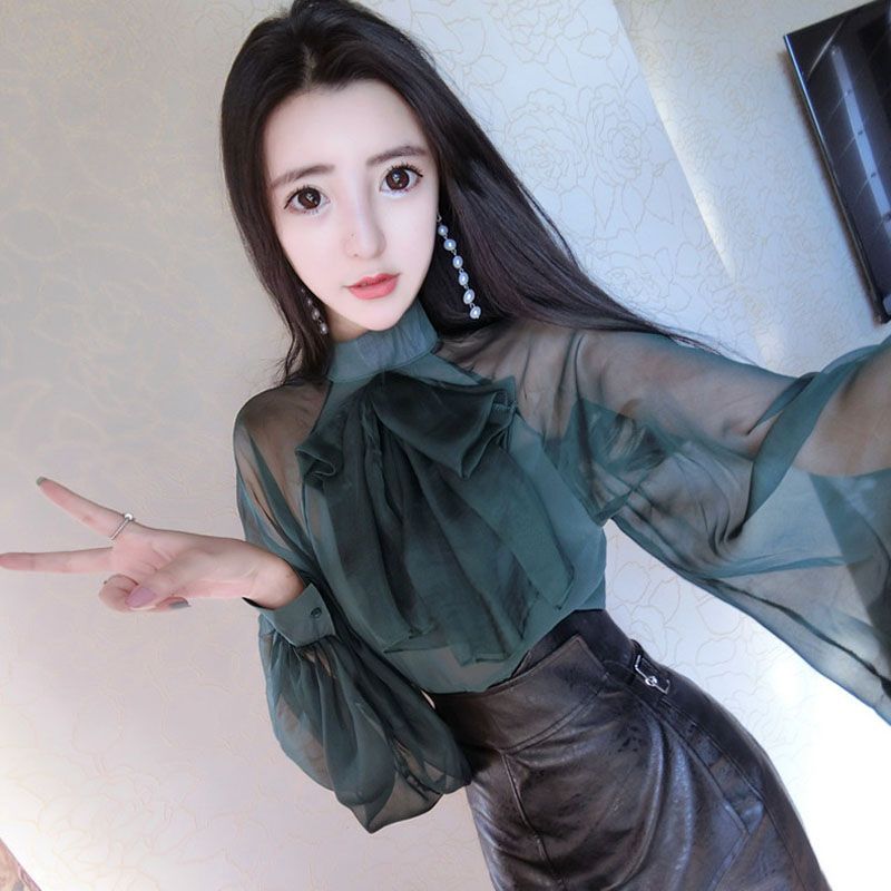 新出的套装真是漂亮!真是谁看了都忍不住想买，款款都贼洋气美嫩