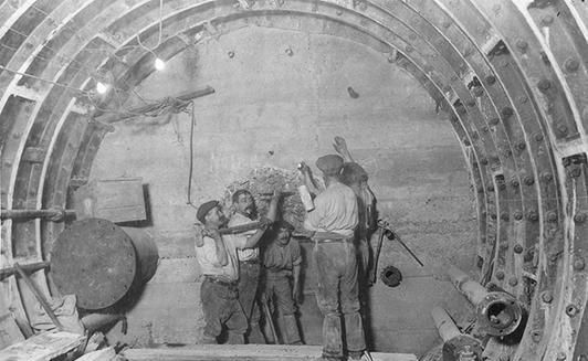 英国网友对中英日地铁的评价：日本安静，英国破旧，中国是四个字