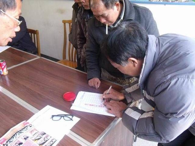  「些农民」在农村，这条路是暴富的“捷径”，农民只是观望，却