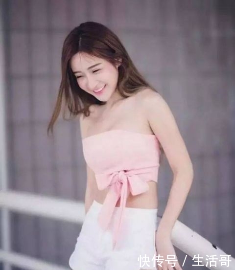  [美少女]街拍：粉色系小姐姐，这就是大家心目中的青春美少女吧？