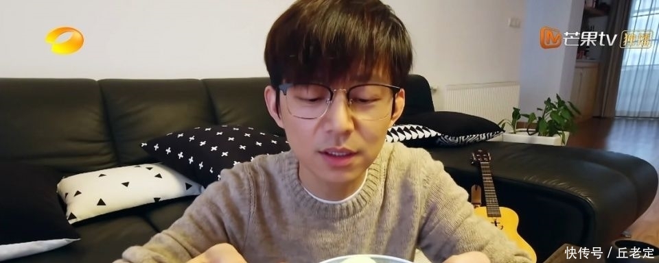  「补救」何炅罕见做错误示范，节目组帮忙补救，他自己的神级救场也很精彩