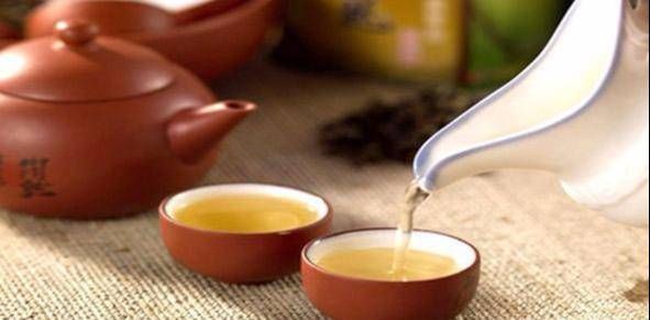 喝茶和喝白开水哪种更健康?应该喝哪个?有