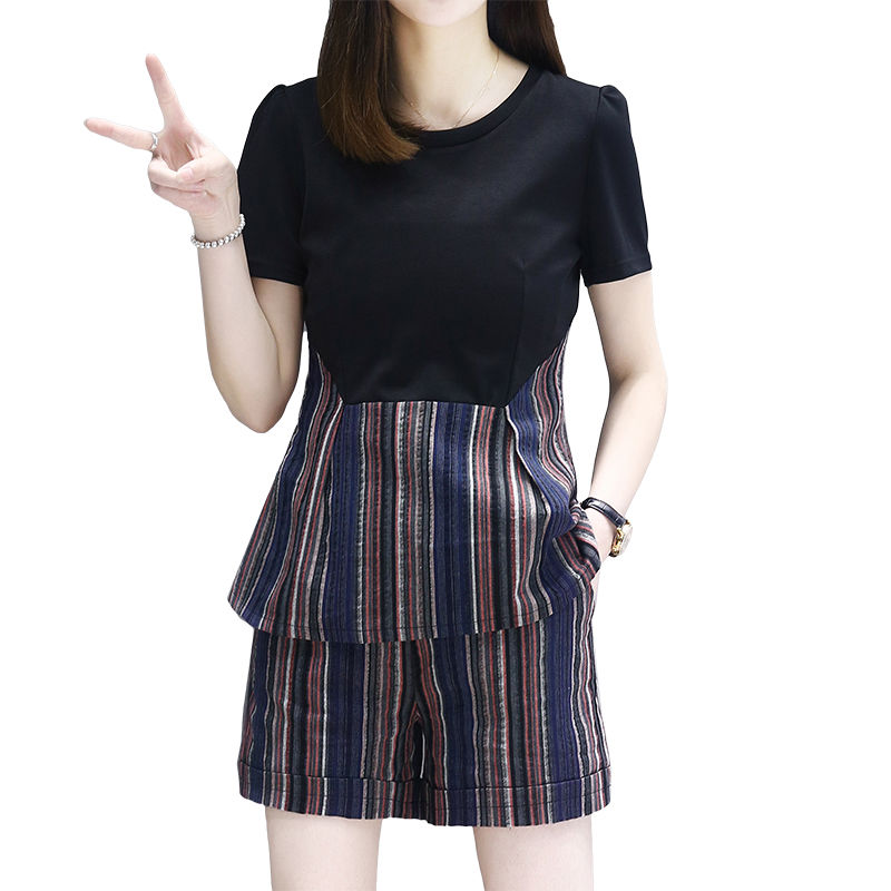 1米5老婆从不穿高跟鞋!出门时尚短套装+平底，看着有1米6