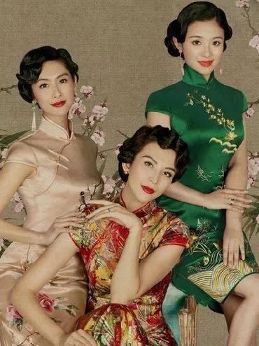 20多岁的女孩适合穿旗袍吗？