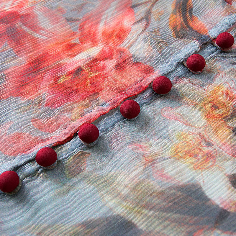 下半身胖的女人，千万别穿旗袍!反季真丝衫洋气显瘦，关键还实惠