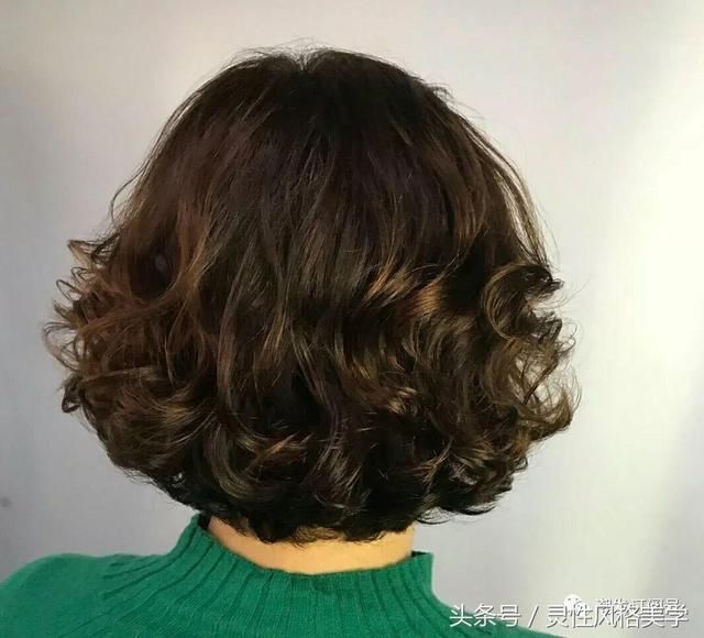 头发散下来的季节到了，你可以换款发型了，各种年龄段都有！