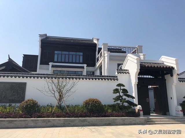 都说农村盖不了这栋别墅?新中式带院子自建房，你看你可以盖吗?