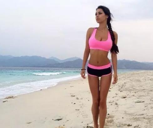 能练出这样身材的小姐姐，遇到一定使劲追！