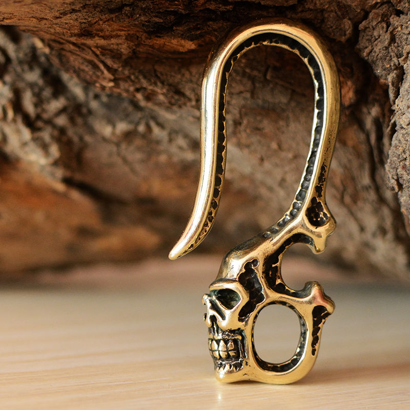 老公说:少抽两盒中华烟，也要买下这黄铜小物，看上去帅的不得了