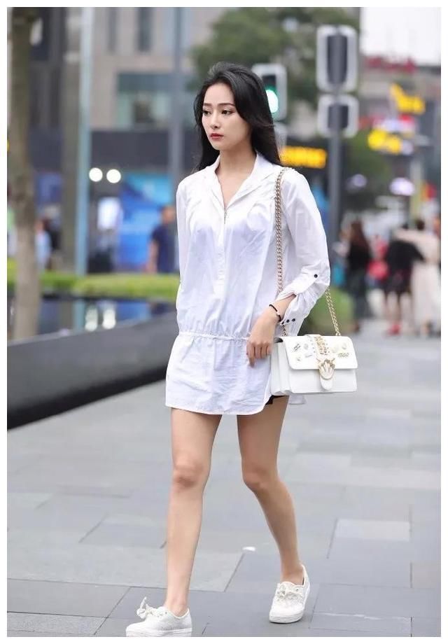 街拍：图1短裤清凉，图5曲线玲珑，图8连衣裙白皙精致