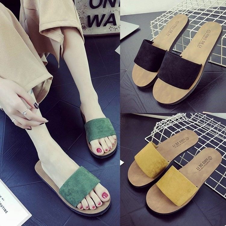 高跟鞋、豆豆鞋、不如一双平底凉拖舒适，时髦轻盈解放双脚