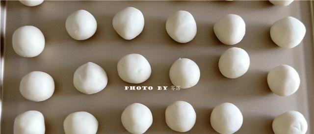  『面团分成30』它是“天然叶酸”，冬天正上市，孕妇吃通乳散结，安胎促发育