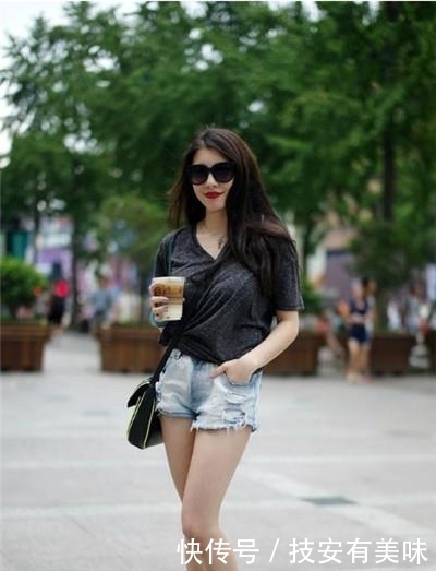 『气质』街拍柔美娇俏的小姐姐,仙女气质十足,哪一位最美