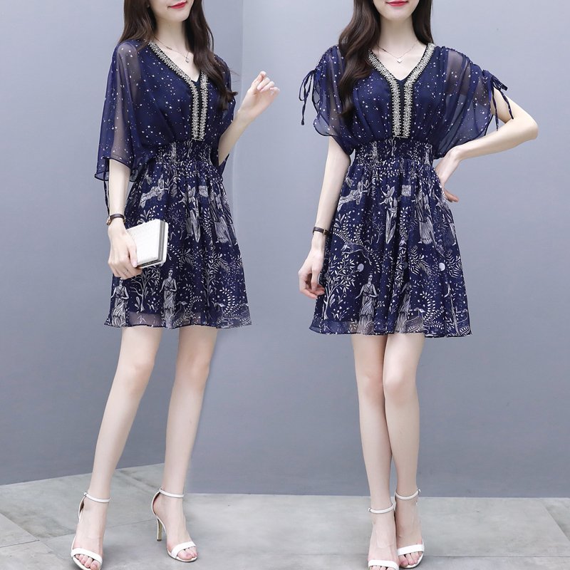 有一种性感“心机裙”，彰显浓浓女人味，上街惊艳全场