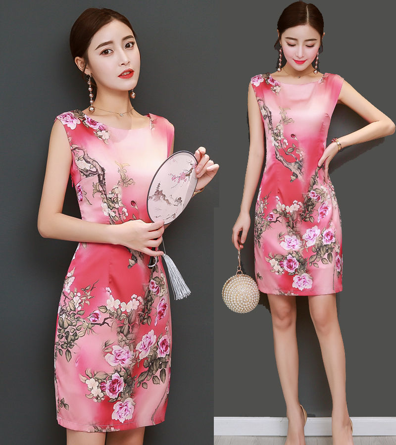 这个旗袍好美啊，把女性的身材曲线完整的勾勒出来，太有气质了