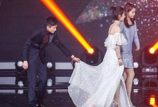 杨紫宣布分手，三个工作室发表声明，可是谁知道另有一人微博沦陷