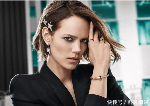  [个性]亮珠宝 Tiffany斜面立体T字戒有个性