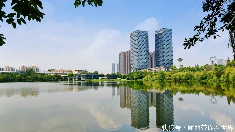  喜欢：重庆与成都相比，为何年轻人更喜欢成都？主要是这3点原因